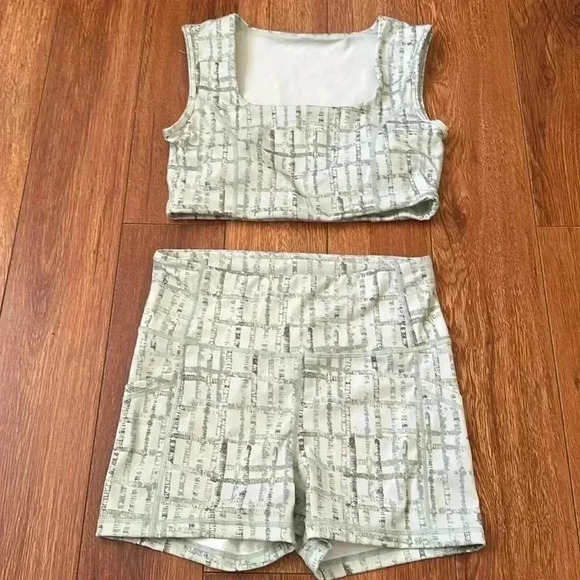 Mono B active/workout set - Picture 1 of 7